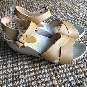 Elegant Tan Leather Wedge Sandals